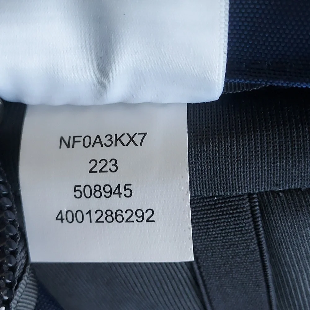 The North Face® Fall Line Backpack 28 Liters <Company Logo> NWOT Navy & Gray